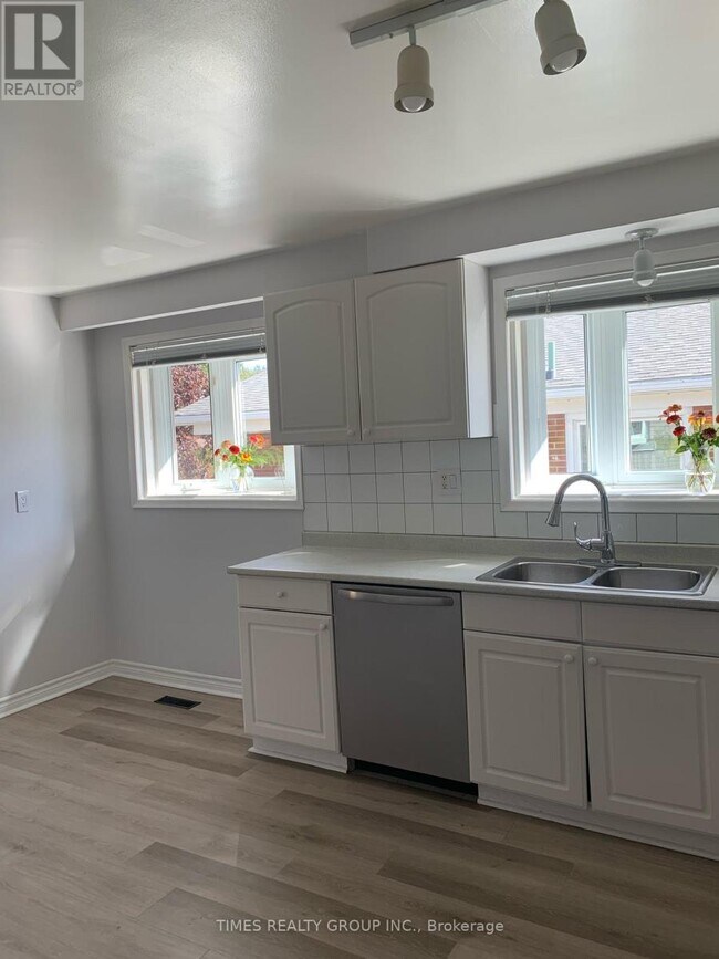 Building Photo - 3346 Ivernia Rd