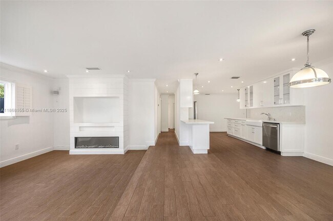 Building Photo - 1261 San Miguel Ave