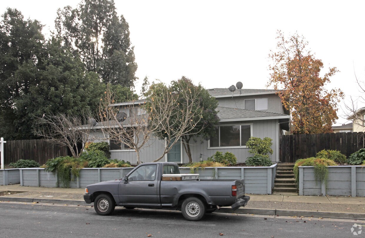 Building Photo - 1531 Gabilan Dr