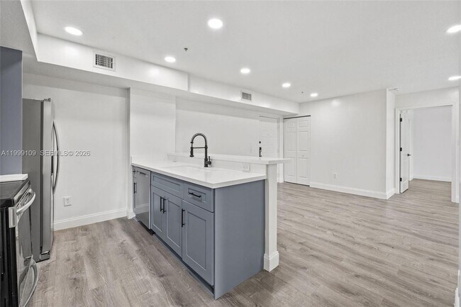 Foto del edificio - 470 S Park Rd