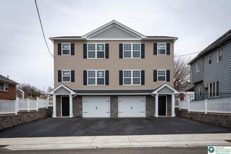 Building Photo - 1641 Riegel St