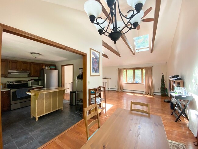 Building Photo - 30 Quaker St