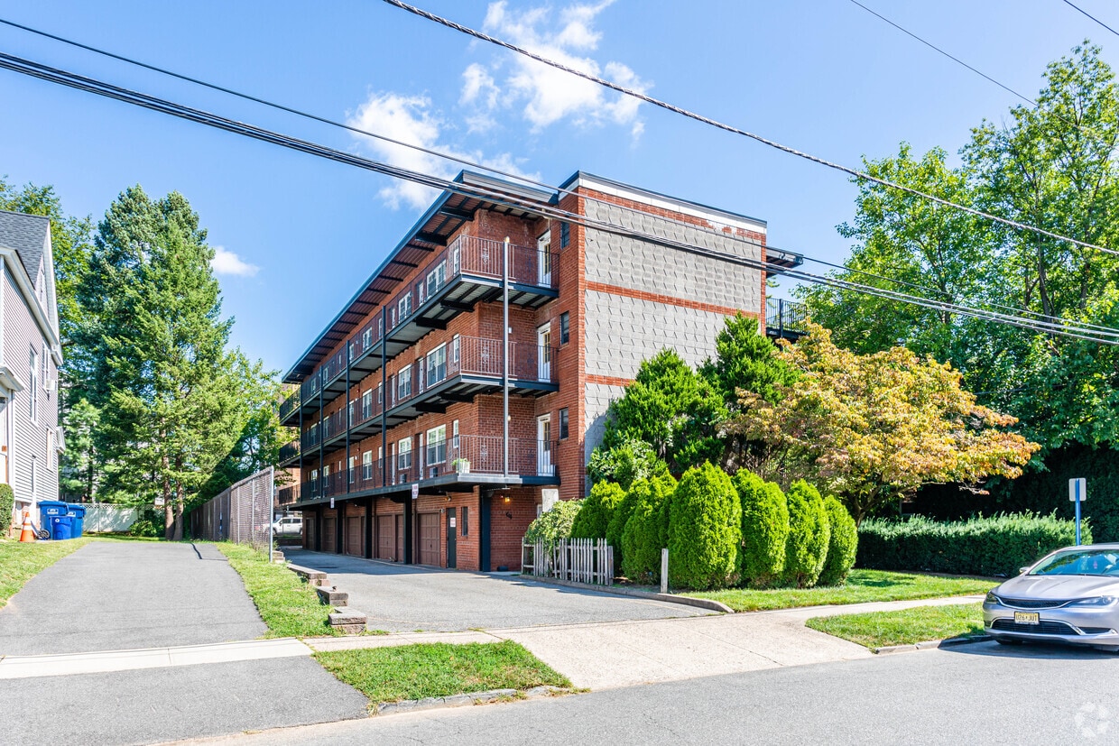 Primary Photo - 64 Poplar Ave