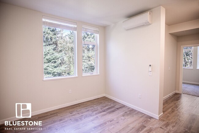 Interior Photo - The Woods on Marquam Hill