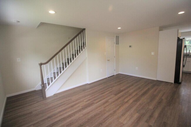 Foto del edificio - 10717 Maple St