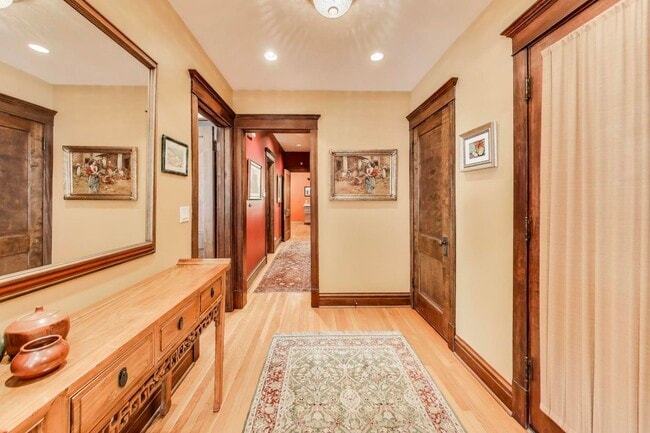 Foto del edificio - 4200 N Hermitage Ave