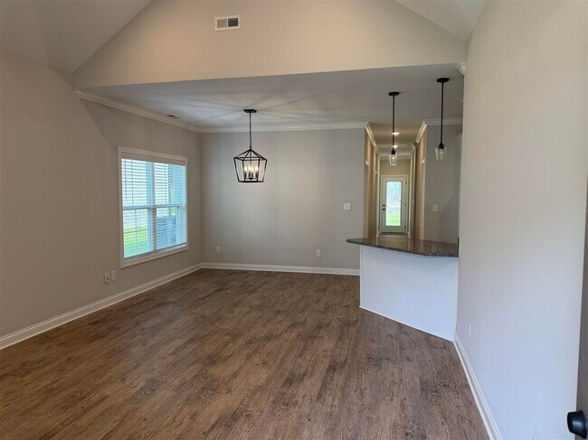 Building Photo - 6545 Fortuna Ave