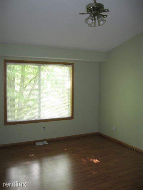 Building Photo - 18 Aspen Ln NE