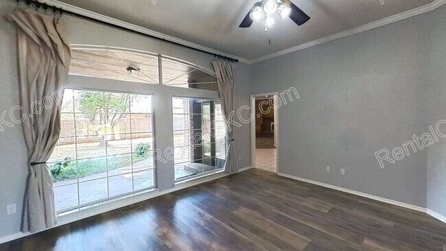 Building Photo - Spacious Edmond 4-Bed, 3-Bath Home with Storm Shelter