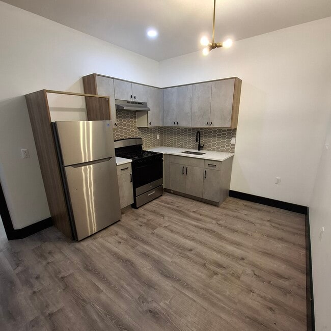 11 Thomas St 2B - 12 Thomas St