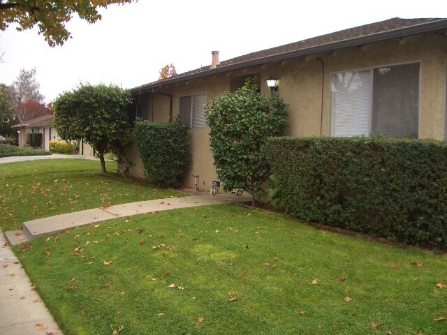Building Photo - 790 Gale Dr