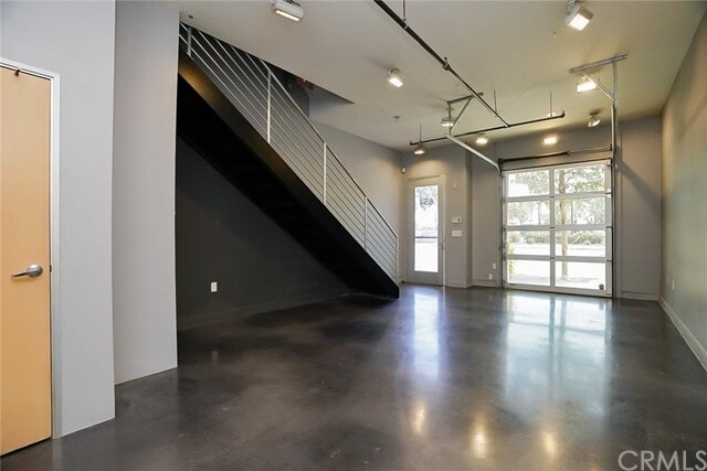 Building Photo - 654 N Santiago St