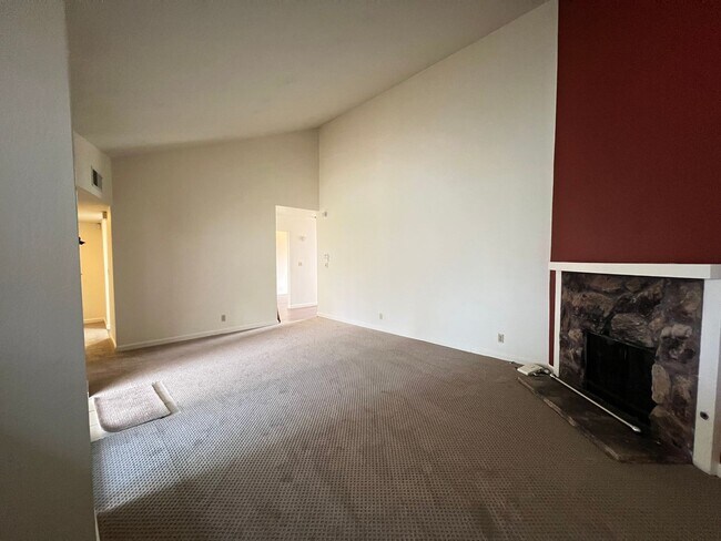 Foto del edificio - 3 BEDROOM HOME IN PLEASANTON, CA!!!