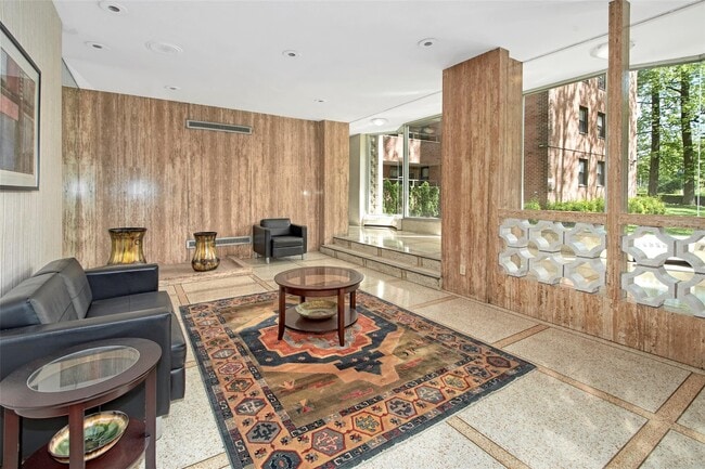 Building Photo - 4901 Henry Hudson Pkwy W