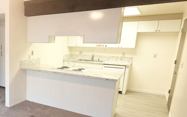 Foto del edificio - Fair Oaks halfplex - Available Now!