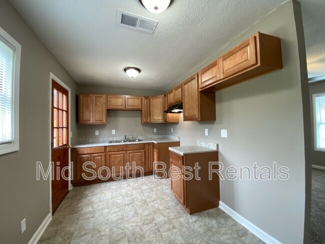 Building Photo - 5019 Applewhite Ln