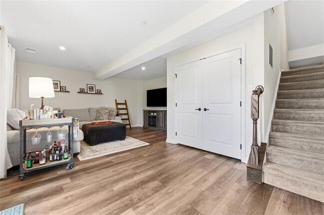 Foto del edificio - 7402 Chestnut Way