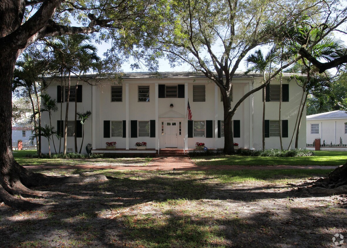 Building Photo - 444 Malaga Ave