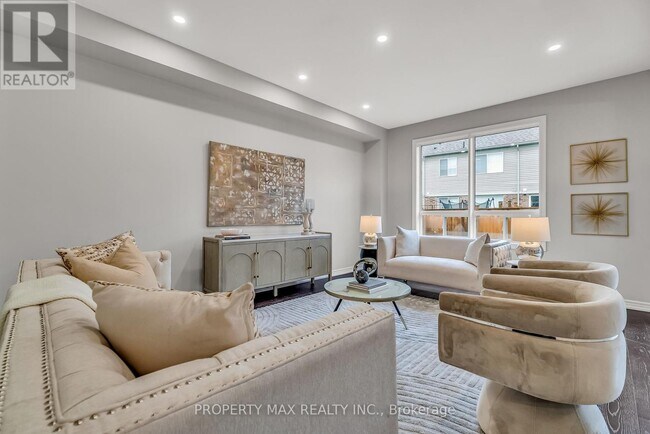 Building Photo - 40 Britannia Ave E