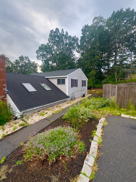 Foto del edificio - 19 Skyline Dr