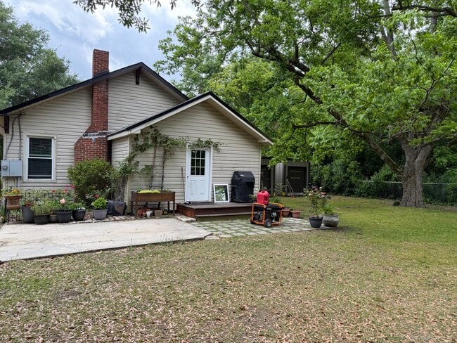 Building Photo - 532 Middleton Dr
