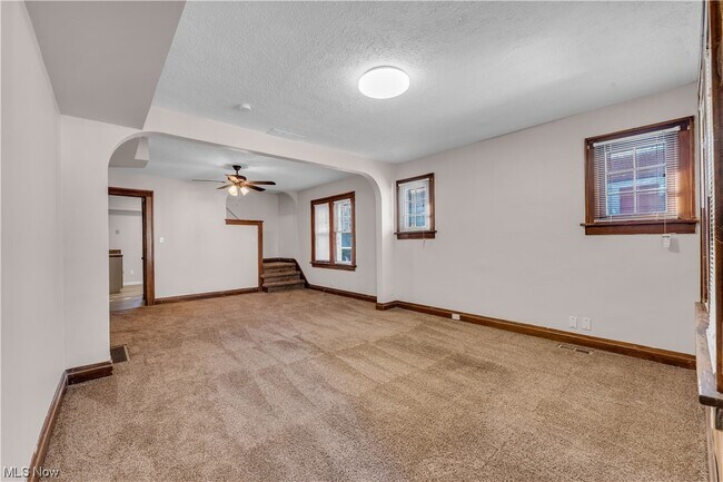Foto del edificio - 1348 E Erie Ave