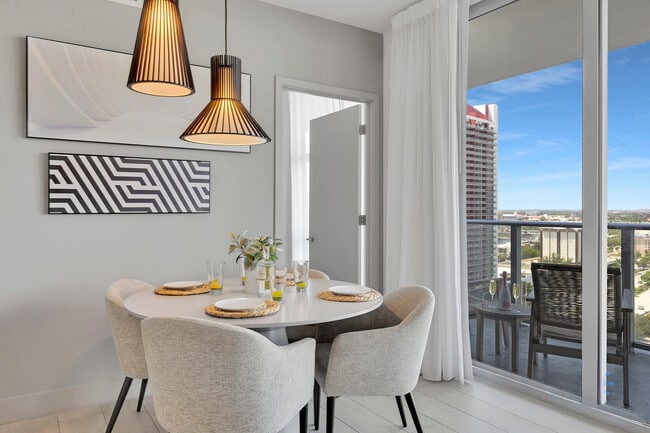 Foto del edificio - 4010 S Ocean Dr