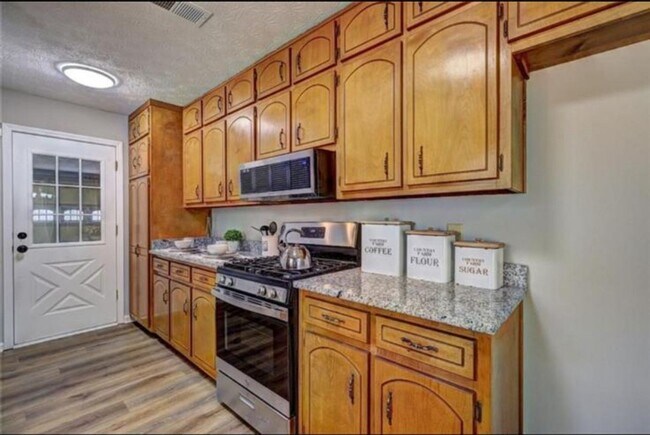 Building Photo - 3 Bedroom Single Family Home in Fairburn