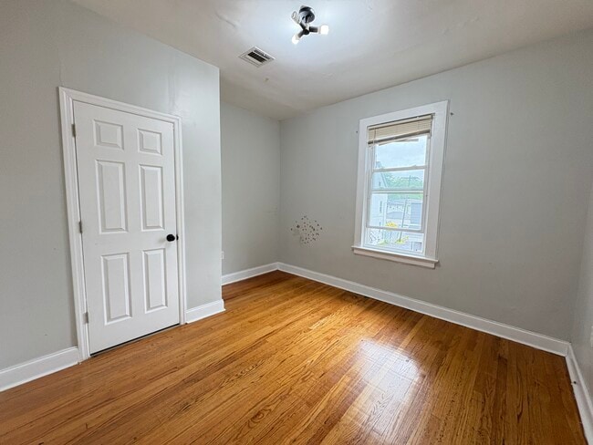 Building Photo - 226 N Park St
