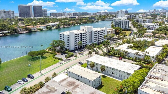 Building Photo - 10150 E Bay Harbor Dr