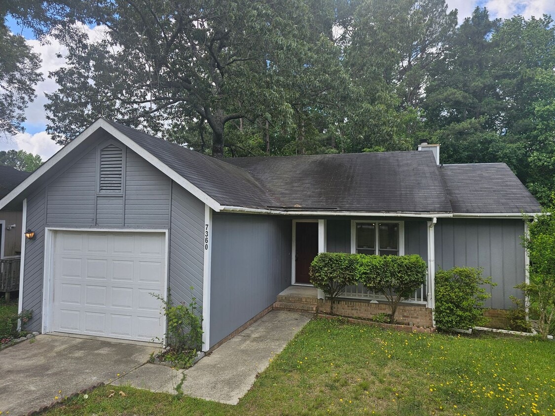 Primary Photo - SPECTACULAR 3 Bedroom home!!