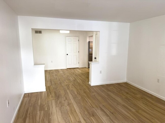 Building Photo - 140 Lindfield Cir