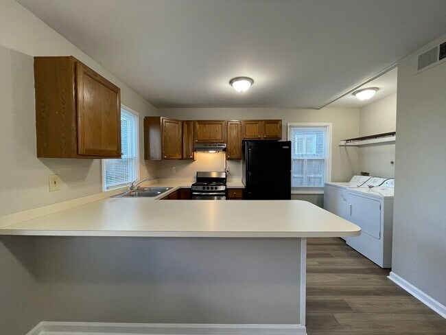 Foto del edificio - 832 W High St