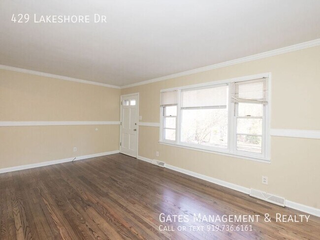 Foto del edificio - 429 Lakeshore Dr