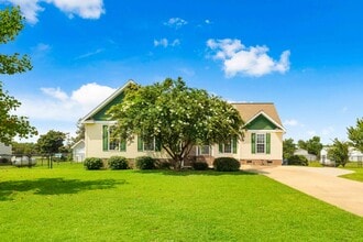 Building Photo - 205 Wingspread Dr