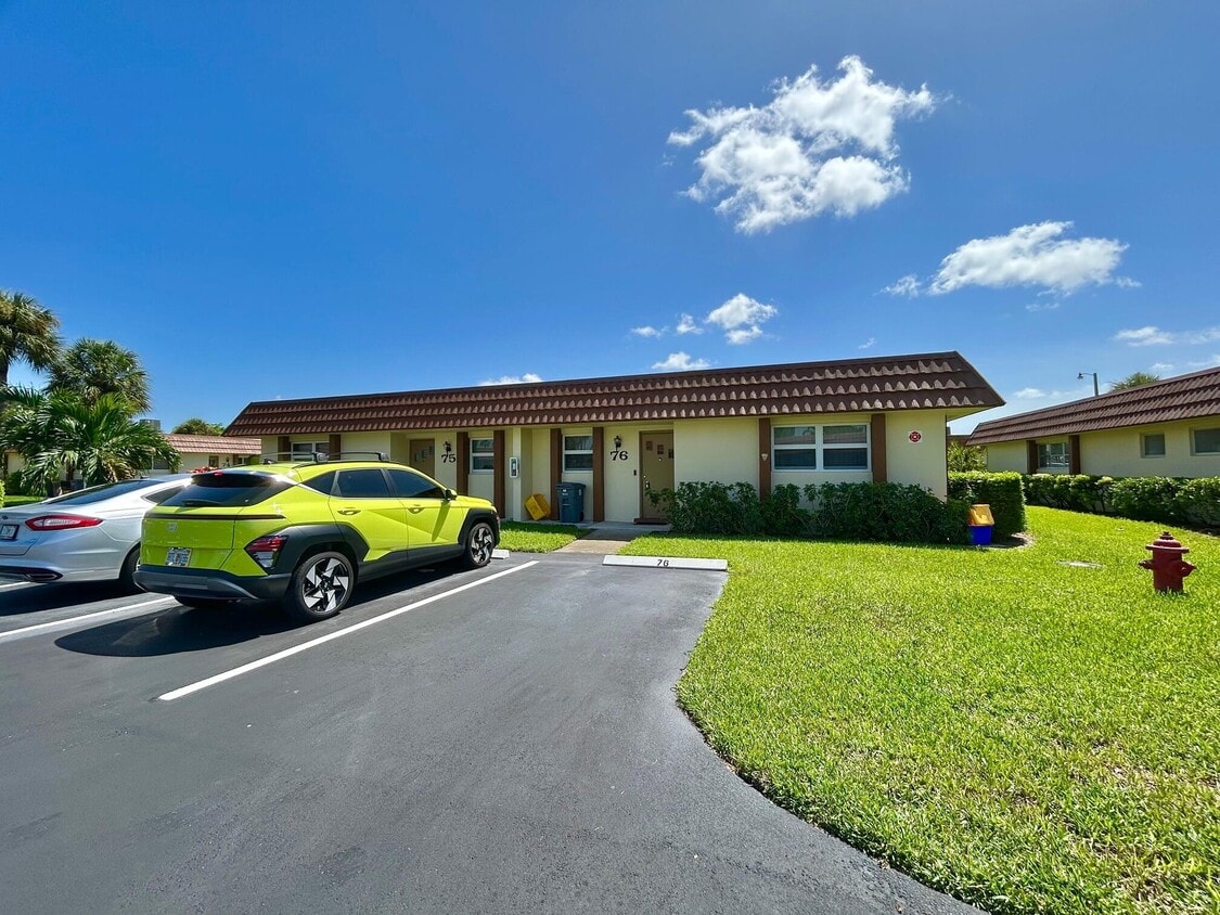 Foto principal - 5780 Fernley Dr W