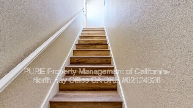 Building Photo - 1220 Hidden Creek Pl