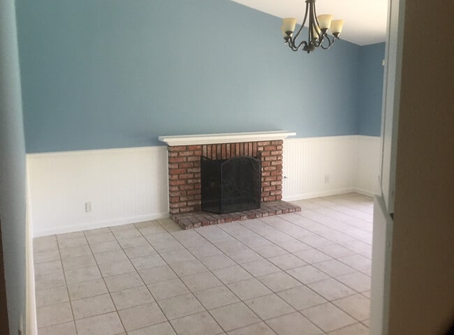 Building Photo - 830 Raft Ln