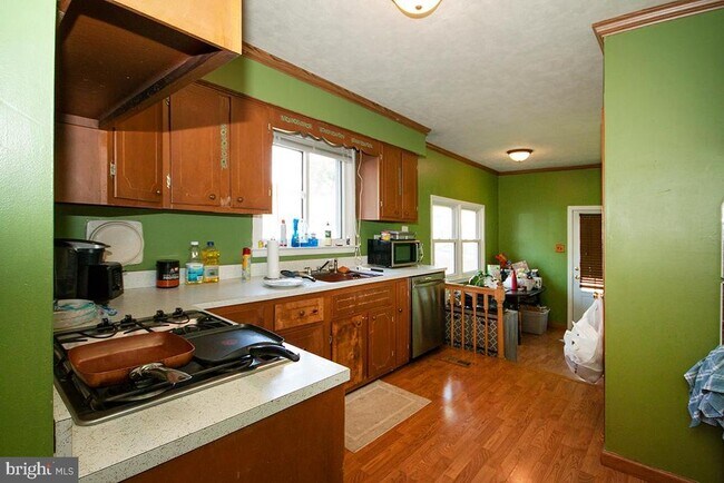 Foto del edificio - 16 Sherwood Ln