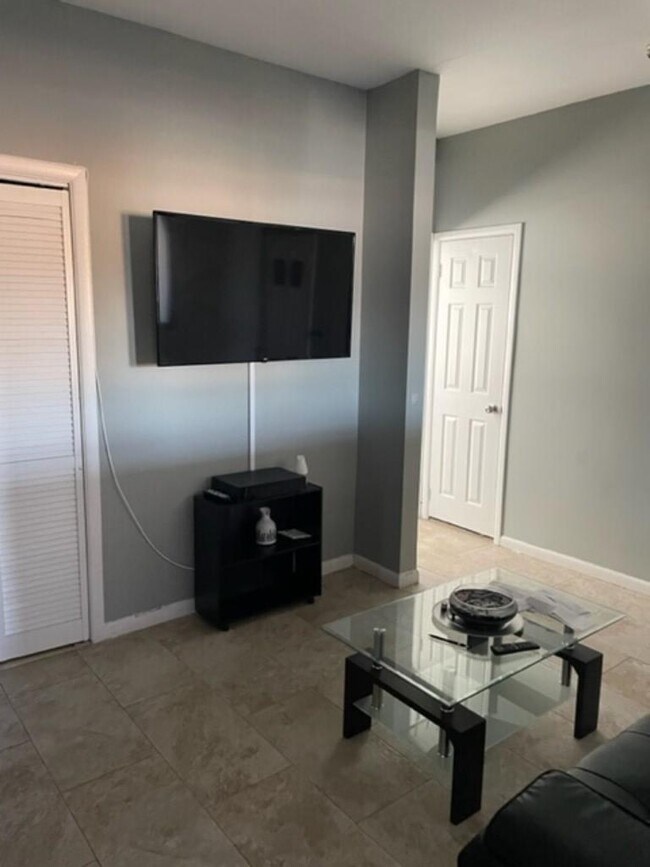 1750 Hylan Blvd Unit 2nd Fl, Staten Island, NY 10305 Room for Rent in Staten Island, NY