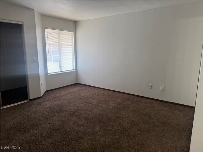 Foto del edificio - 4500 W Lake Mead Blvd