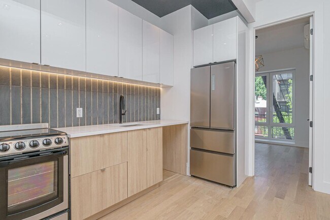 Foto del edificio - 987 Bedford Ave