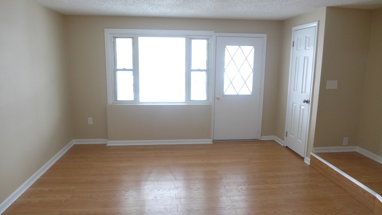 2044 Kelmore Rd, Dundalk, MD 21222 Townhouse for Rent in Dundalk, MD