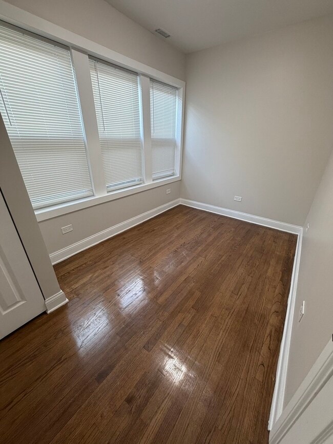 Foto del edificio - 1048 W Marquette Rd