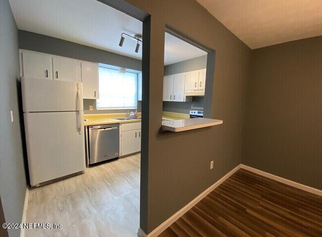 Foto del edificio - 5201 Atlantic Blvd