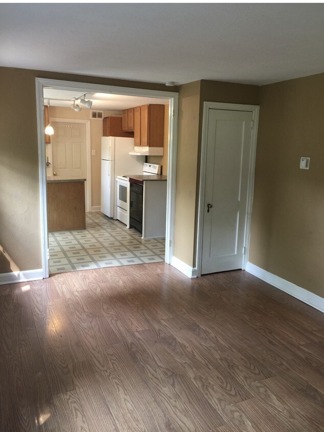 1442 W Bristol Rd, Warminster, PA 18974 House Rental in Warminster