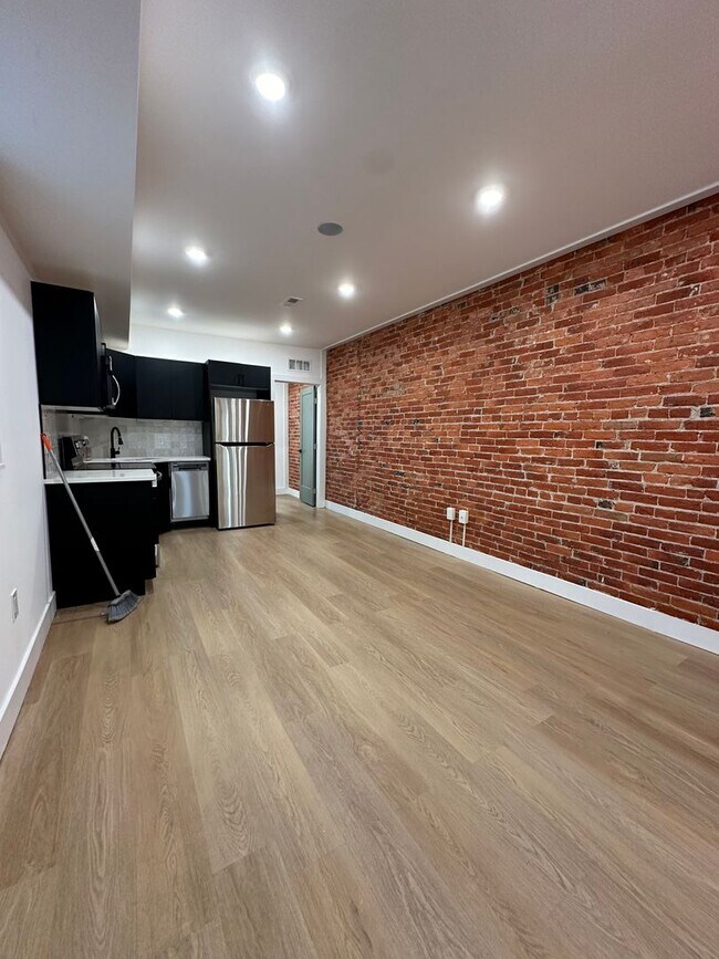 Building Photo - 3707 N 5th Street