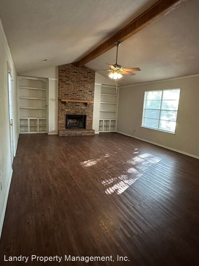 Building Photo - 3 br, 2 bath House - 1002 Ivanhoe