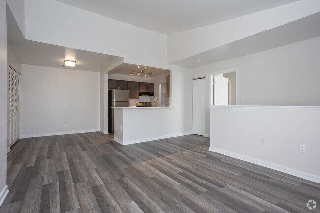 2HAB, 2BA - 950 ft² - Fountain Park Apartments