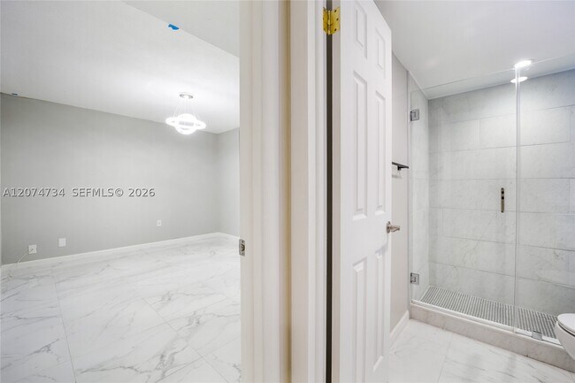 Foto del edificio - 10000 NW 80th Ct